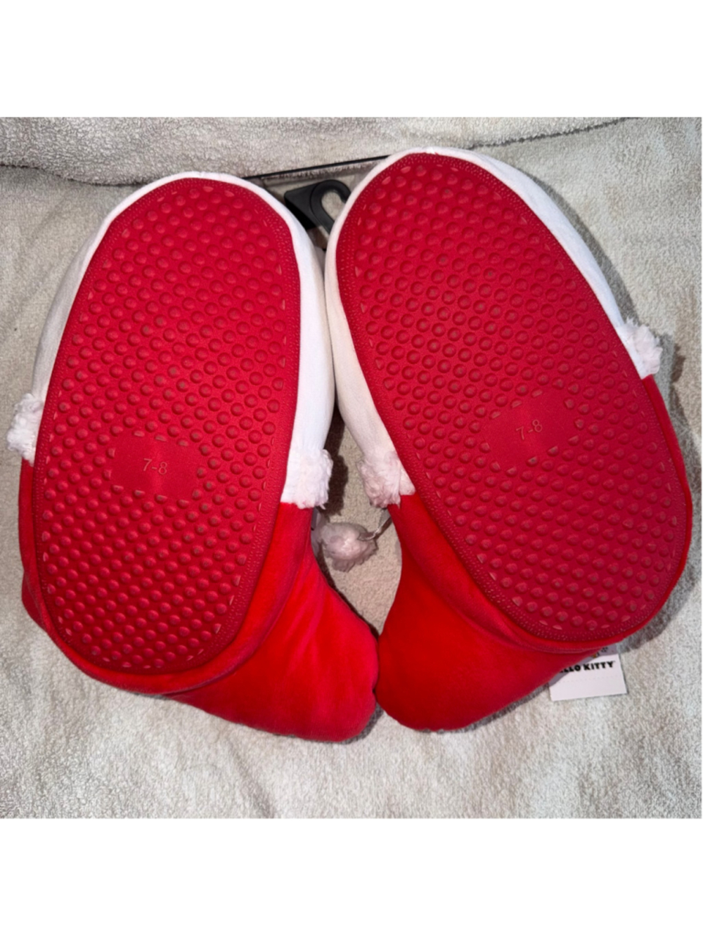 NWT Women’s Size 7/8 Hello Kitty by Sanrio Christmas Stocking Slippers - Picture 5 of 9
